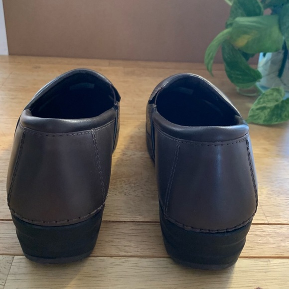 L.L. Bean Leather Slip On Brown Clogs Shoes 8.5 - Picture 5 of 8